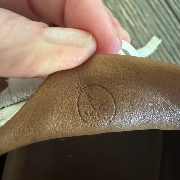 Esseutesse Leather Fringe Sneaker - Picture 4 of 4